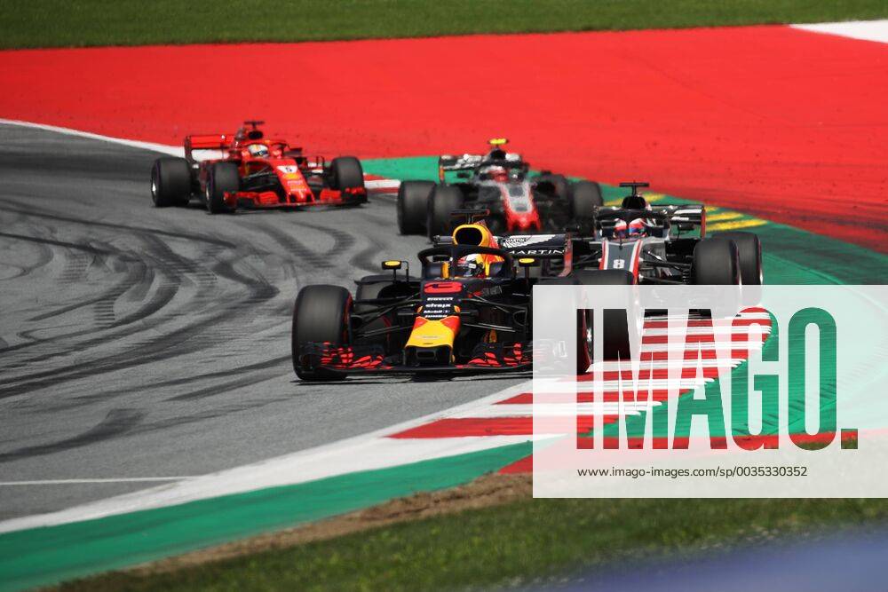 FORMULA 1 - GP of Austria 2018 SPIELBERG,AUSTRIA,01.JUL.18 - MOTORSPORTS - Grand Prix of Austria, Red Bull Ring. Image shows Daniel Ricciardo (AUS Aston Martin Red Bull Racing). GEPAxpictures xDanielxGoetzhaber