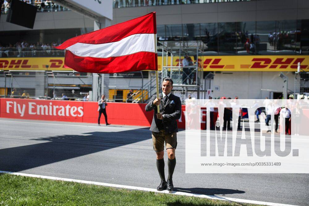 FORMULA 1 - GP of Austria 2018 SPIELBERG,AUSTRIA,01.JUL.18 - MOTORSPORTS - Grand Prix of Austria, Red Bull Ring. Image shows Andreas Gabalier. GEPAxpictures xDanielxGoetzhaber