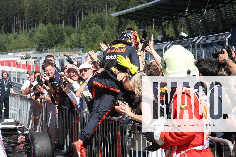 FORMULA 1 - GP of Austria 2018 SPIELBERG,AUSTRIA,01.JUL.18 - MOTORSPORTS - Grand Prix of Austria, Red Bull Ring. Image shows the rejoicing of Max Verstappen (NED Aston Martin Red Bull Racing). GEPAxpictures xWolfgangxGrebien