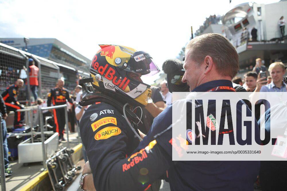 FORMULA 1 - GP of Austria 2018 SPIELBERG,AUSTRIA,01.JUL.18 - MOTORSPORTS - Grand Prix of Austria, Red Bull Ring. Image shows the rejoicing of Max Verstappen (NED Aston Martin Red Bull Racing). GEPAxpictures xAndreasxPranter