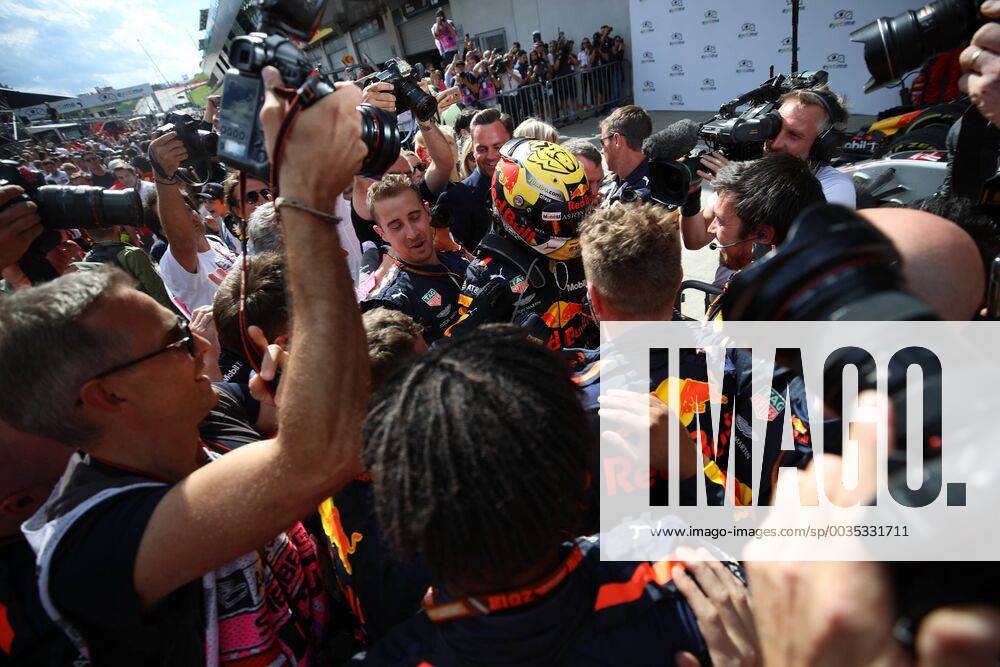 FORMULA 1 - GP of Austria 2018 SPIELBERG,AUSTRIA,01.JUL.18 - MOTORSPORTS - Grand Prix of Austria, Red Bull Ring. Image shows the rejoicing of Max Verstappen (NED Aston Martin Red Bull Racing). GEPAxpictures xChristianxWalgram