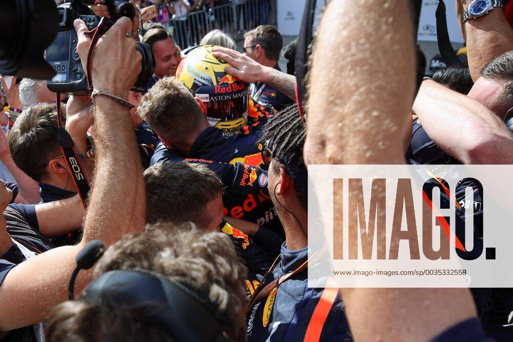 FORMULA 1 - GP of Austria 2018 SPIELBERG,AUSTRIA,01.JUL.18 - MOTORSPORTS - Grand Prix of Austria, Red Bull Ring. Image shows the rejoicing of Max Verstappen (NED Red Bull Racing). GEPAxpictures xChristianxWalgram