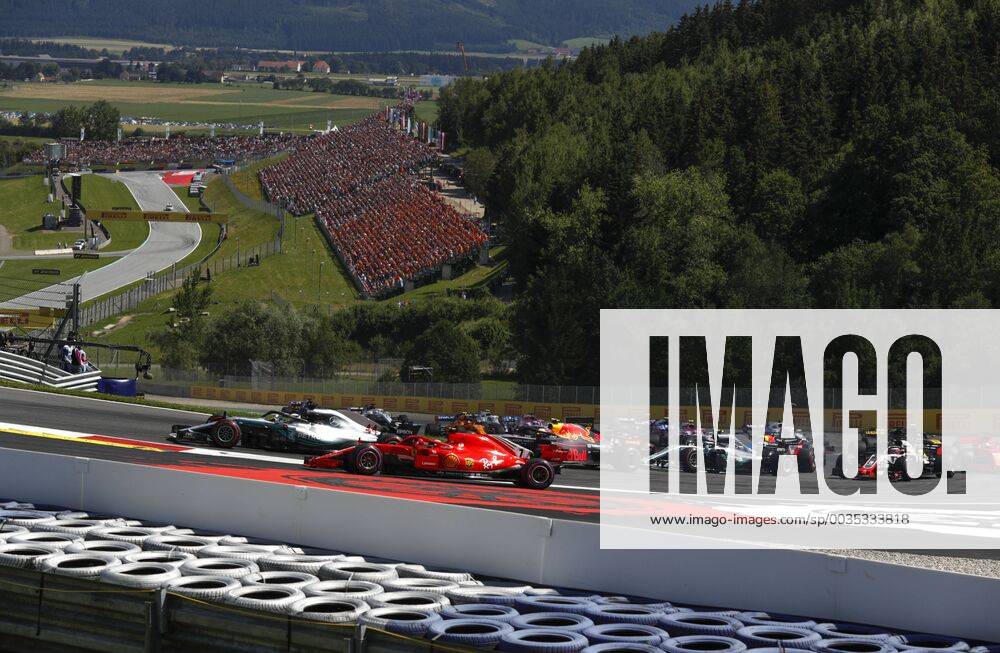 Motorsports: FIA Formula One World Championship WM Weltmeisterschaft 2018, Grand Prix of Austria, Start, 44 Lewis Hamilton (GBR, Mercedes AMG Petronas Motorsport), 7 Kimi Raikkonen (FIN, Scuderia Ferrari), Spielberg Austria