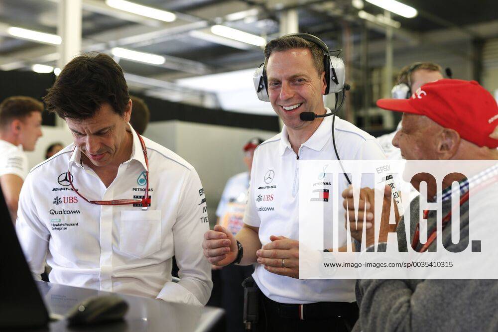 Motorsports: FIA Formula One World Championship WM Weltmeisterschaft 2018, Grand Prix of Great Britain, Toto Wolff (AUT, Mercedes AMG Petronas Motorsport), Matt Deane, Niki Lauda (AUT, Mercedes AMG Petronas Motorsport), Silverstone Great Britain