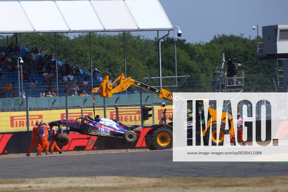 Photo4 LaPresse 07 07 2018 Silverstone, England Grand Prix Formula One England 2018 In the pic: Brendon Hartley (FRA) Scuderia Toro Rosso STR13 crash