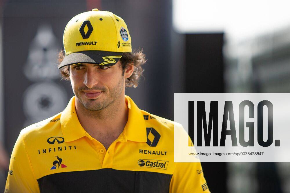 8th July 2018, Silverstone Circuit, Silverstone, England; British Formula One Grand Prix, Race Day; Renault Formula One Team driver Carlos Sainz Jr ActionPlus12045398 TimxWilliams