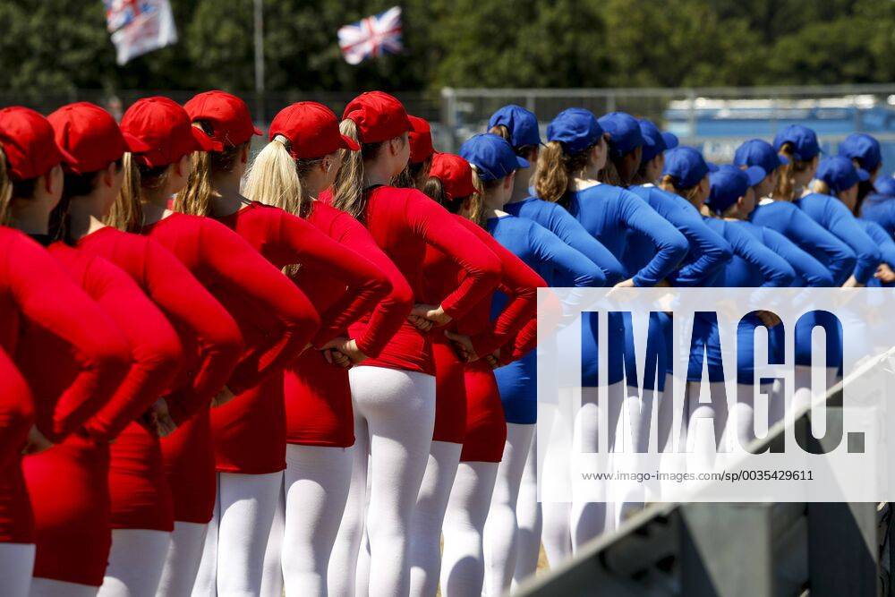 Motorsports: FIA Formula One World Championship WM Weltmeisterschaft 2018, Grand Prix of Great Britain, Girls Silverstone Great Britain