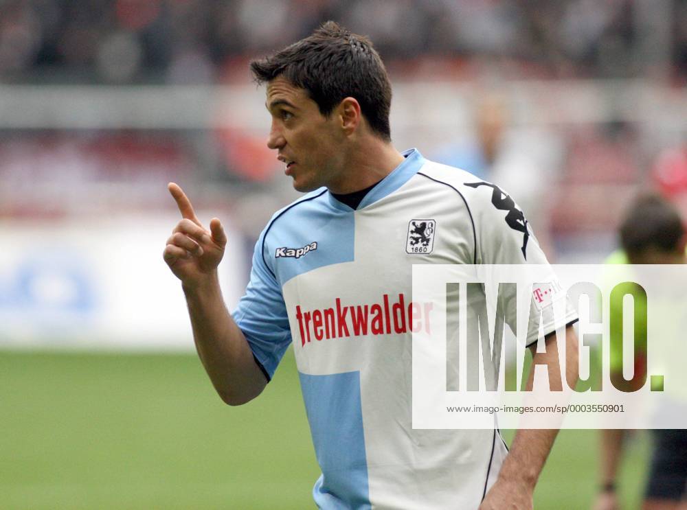 Berkant Göktan (1860) warnt Fußball 2. BL Herren Saison 2007 2008, TSV 1860 München Einzelbild München Fußball 2. BL Herren Saison 2007 2008, TSV 1860 München Einzelbild München