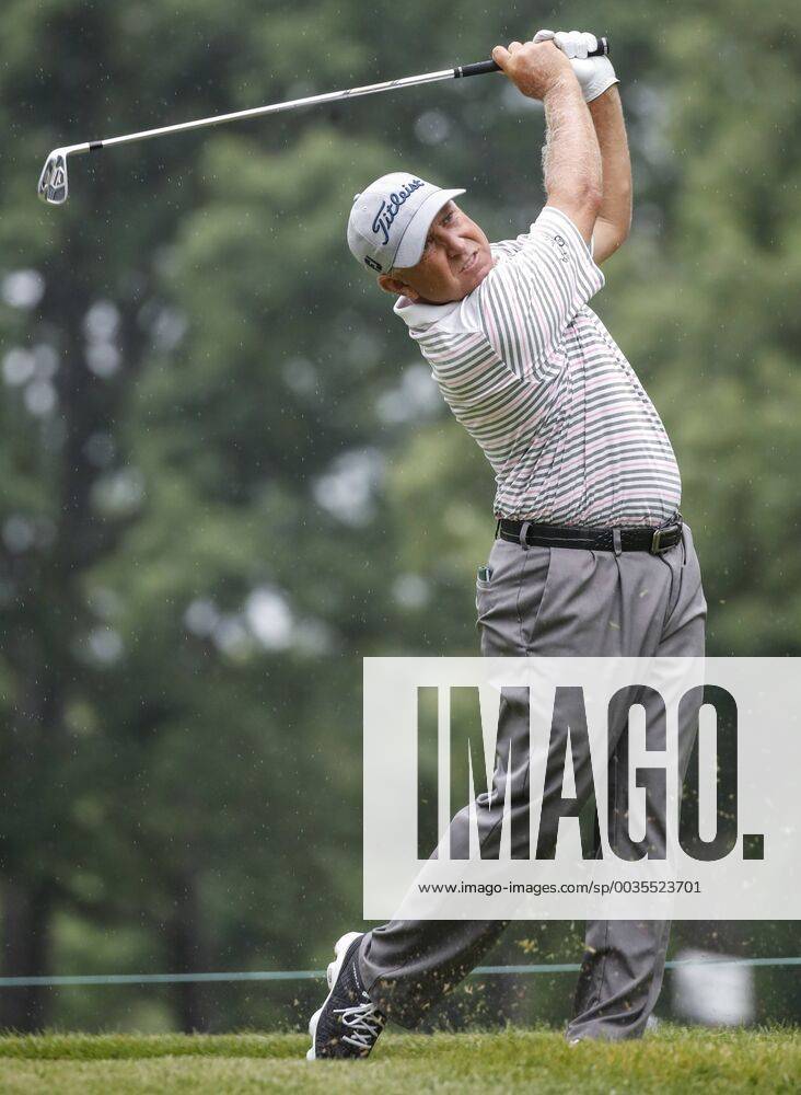 (180715) -- CHICAGO , July 15, 2018 -- Scott Parel of the United States competes during the third round of Constellation Senior Players Championship golf tournament at Exmoor Country Club on the PGA Golf Herren Tour Champions in Highland Park, Chicago, the United States, on July 14, 2018. ) (SP)U.S.-CHICAGO-GOLF-PGA TOUR CHAMPIONS JoelxLerner