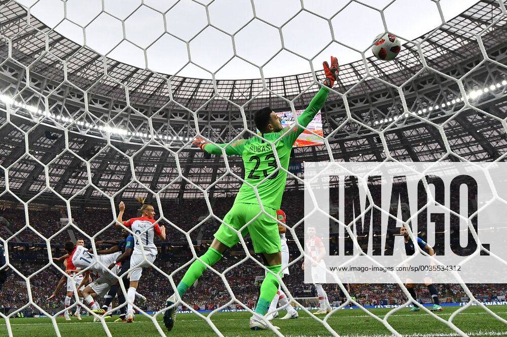 (180715) -- MOSCOW, July 15, 2018 -- Goalkeeper Danijel Subasic (front) of Croatia fails to save the ball during the 2018 FIFA World Cup WM Weltmeisterschaft Fussball final match between France and Croatia in Moscow, Russia, July 15, 2018. ) (SP)RUSSIA-MOSCOW-2018 WORLD CUP-FINAL-FRANCE VS CROATIA LiuxDawei