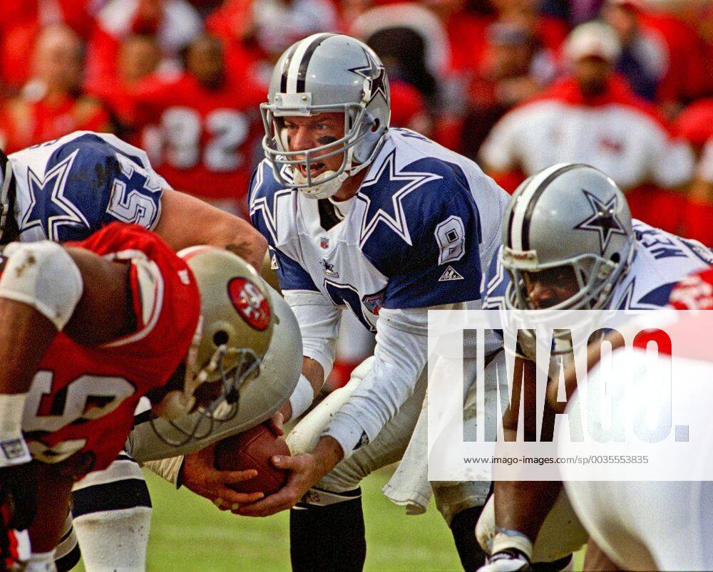 San Francisco, California, U.S - San Francisco 49ers vs. Dallas Cowboys at Candlestick Park Sunday, January 15, 1995. 49ers beat Cowboys 38-28. Dallas Cowboys quarterback Troy Aikman NFL American Football Herren USA 1994: 49ers 38:28 Cowboys - ZUMAg52_ 19950115_zap_g52_016