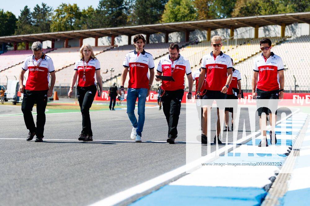 Marcus Ericsson Sauber F1 team visits the track with team members Grand Prix of Germany 2018 Motorsport Formula 1 19 07 2018 German Grand Prix 2018 Motorsport Formula 1 19 07 2018 Hockenheim