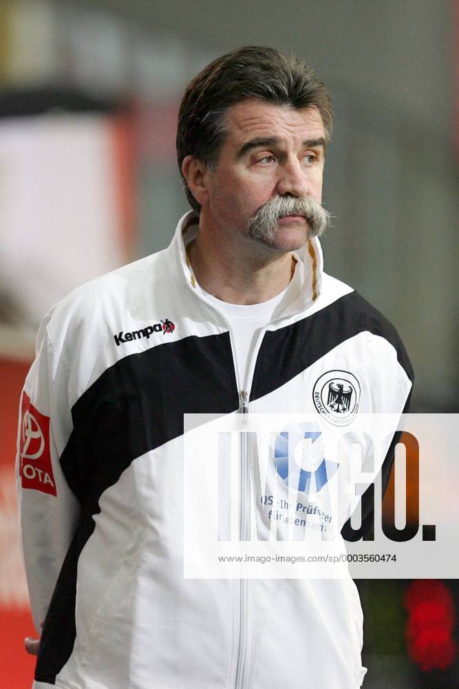 Bundestrainer Heiner Brand (Deutschland) Handball Länderspiel Herren Freundschaftsspiel 2008, Testspiel, Test, Nationalmannschaft, Deutschland Einzelbild Innsbruck Handball Länderspiel Herren Freundschaftsspiel 2008, Testspiel, Test, Nationalmannschaft, Deutschland Einzelbild Innsbruck