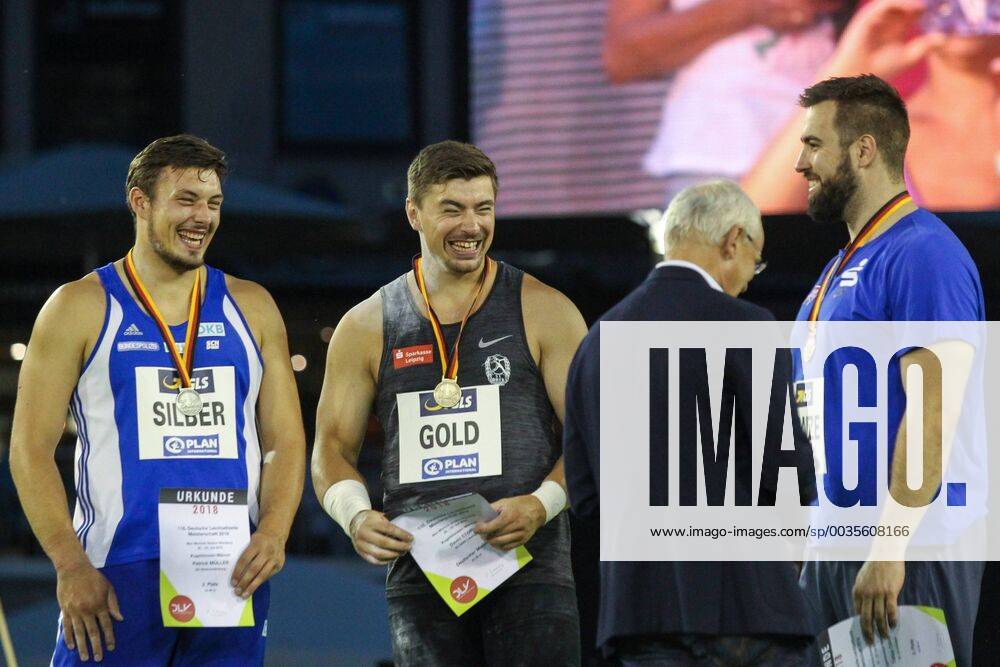 German Athletics Championships Nuernberg 20 07 2018 Athletics German Championship 2018 Shot Put Shot put on 20 07 2018 at the Main Market Square Nuernberg Pictured Award Ceremony Patrick MUELLER SC Neubrandenburg David STORL SC DHfK Leipzig Tobias DAHM VfL Sindelfingen v l
