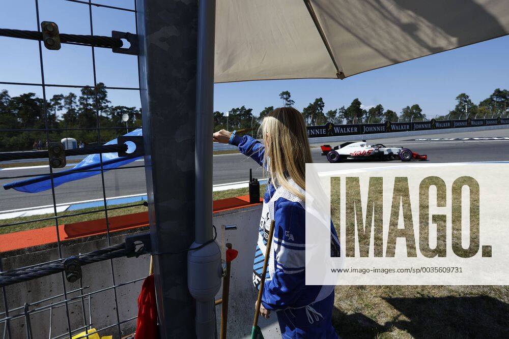 Motorsports: FIA Formula One World Championship WM Weltmeisterschaft 2018, Grand Prix of Germany, steward, Streckenposten, track marshal Hockenheim Germany