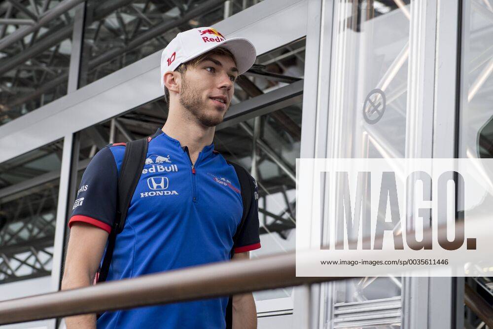 Motorsport Formula 1 Season 2018 2019 Qualifying on Saturday 21 07 2018 at the Hockenheimring in Hockenheim Germany Pierre Gasly Red Bull Toro Rosso Honda arrives at the track