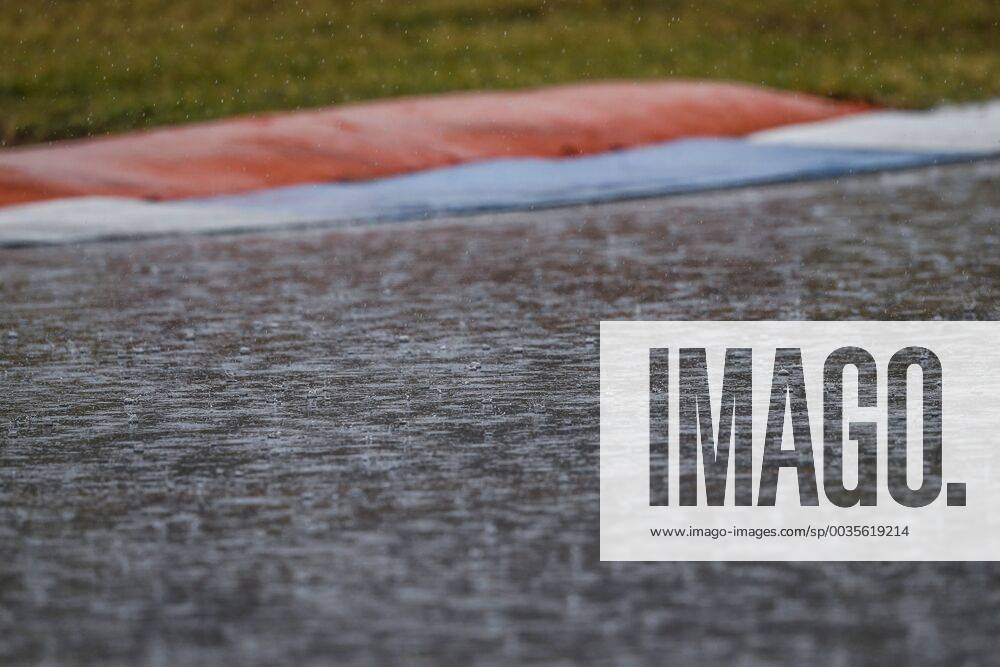 Motorsports: FIA Formula One World Championship WM Weltmeisterschaft 2018, Grand Prix of Germany, Rain on track Hockenheim Germany
