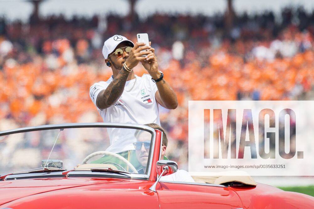 Motorsport Formula 1 season 2018 2019 race on Sunday 22 07 2018 at the Hockenheimring in Hockenheim Germany Lewis Hamilton Mercedes AMG Petronas films the fans in the stands