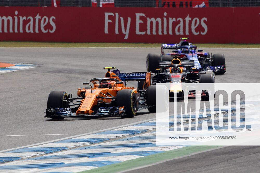 Photo4 LaPresse 22 07 2018 Hockenheimring, Germany Grand Prix Formula One Germany 2018 In the pic: Stoffel Vandoorne (BEL) McLaren MCL33 leads Daniel Ricciardo (AUS) Red Bull Racing RB14