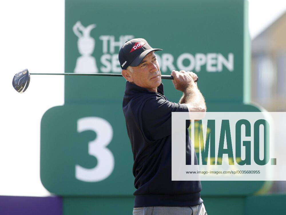 26th July 2018, Old Course at St Andrews, St Andrews, Scotland; The 2018 Senior Open Golf Championships, 1st round; Corey Pavin (USA) plays his tee shot on the 3rd hole ActionPlus12050557 AlanxMartin