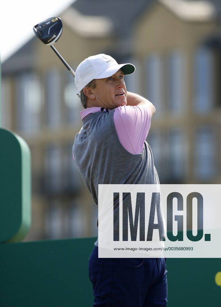 26th July 2018, Old Course at St Andrews, St Andrews, Scotland; The 2018 Senior Open Golf Championships, 1st round; David Toms (USA) plays his tee shot on the 3rd hole ActionPlus12050560 AlanxMartin