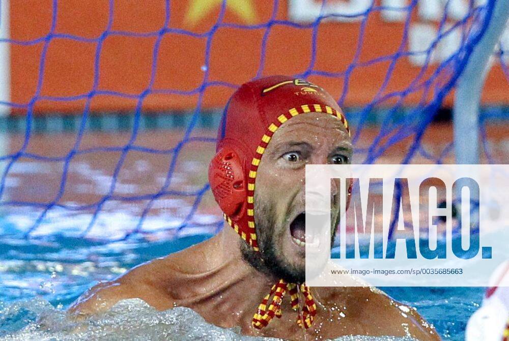 KW30 26th July 2018, Bernat Picornell Pools, Barcelona, Spain; 33rd European Water polo Wasserball Championships, Spain Men versus Italy Men; Daniel Lopez goalkeeper for Spain celebrating a save ActionPlus12050742 PedroxSalado