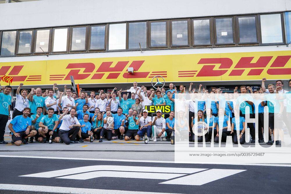 Motorsports: FIA Formula One World Championship WM Weltmeisterschaft 2018, Grand Prix of Hungary, 77 Valtteri Bottas (FIN, Mercedes AMG Petronas Motorsport), 44 Lewis Hamilton (GBR, Mercedes AMG Petronas Motorsport), Budapest Hungary