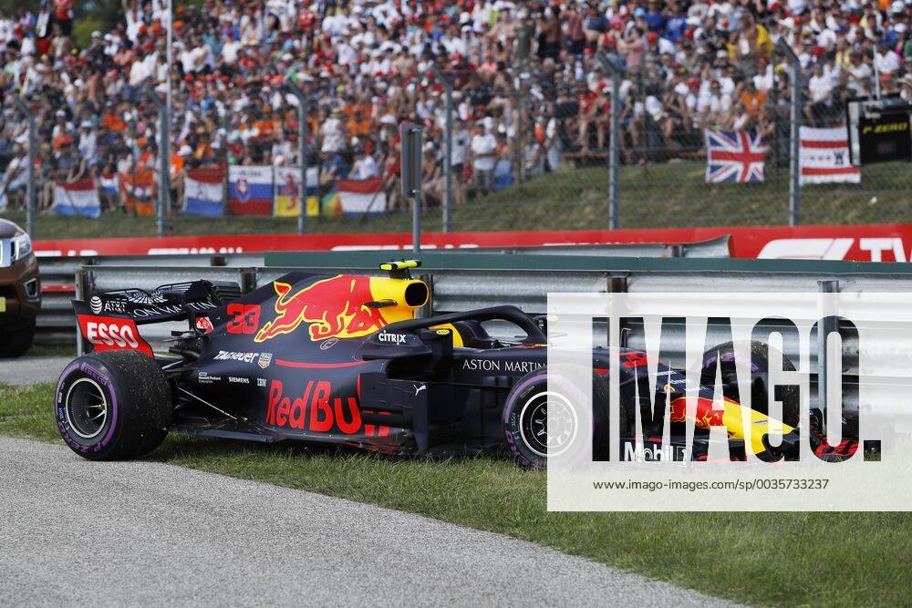 Carrera del GP de F1 de Hungría en el circuito de Hugaroring. En la imagen, el coche de Max Verstappen.Race of Hungarian F1 GP at Hungaroring circuit. In this picture, Max Verstappen s car. RV RACING PRESS