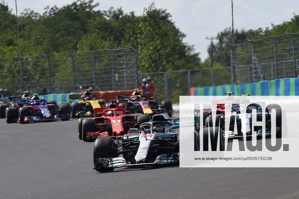 Carrera del GP de F1 de Hungría en el circuito de Hugaroring. En la imagen, Lewis Hamilton, Valtteri Bottas y Sebastian Vettel.Race of Hungarian F1 GP at Hungaroring circuit. In this picture, Lewis Hamilton, Valtteri Bottas and Sebastian Vettel. RV RACING PRESS