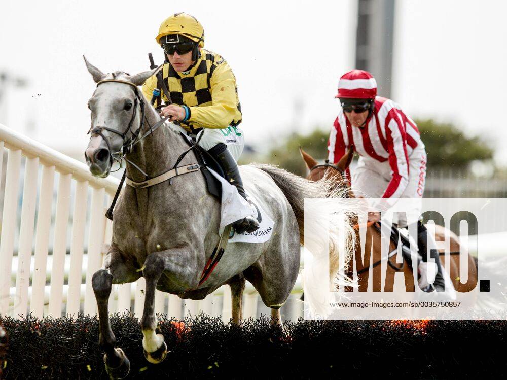 KW31 2018 Galway Racing Festival Day 2, Ballybrit, Galway 31 7 2018 The COLM QUINN BMW Novice Hurdle Paul Townend onboard Pakora comes home to win the first race Paul Townend onboard Pakora comes home to win 31 7 2018