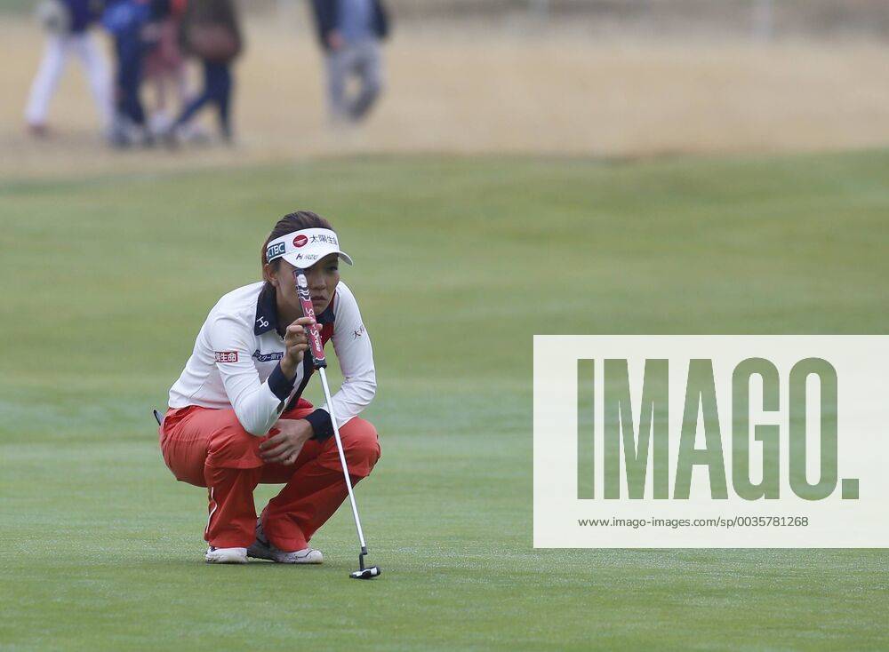 3rd August 2018, Royal Lytham &amp; St Annes Golf Club, Lytham St Annes, England; Ricoh Womens British Open Golf, 2nd round; Teresa Lu (TPE) lines up her putt on the 18th green ActionPlus12052394 AlanxMartin