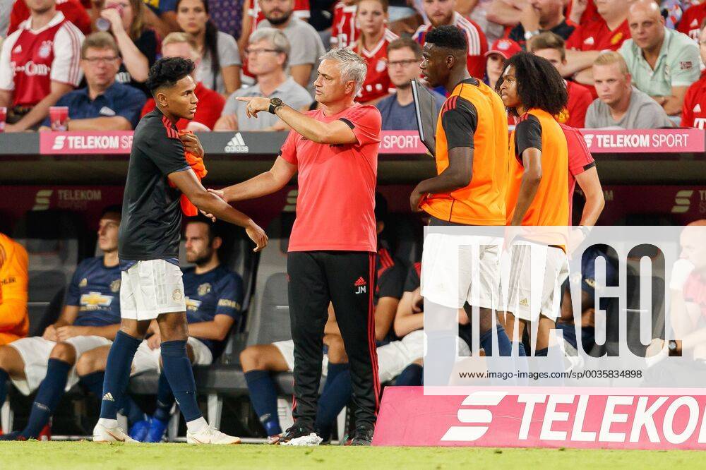 Germany Muenchen 05 08 2018 Test match FC Bayern Muenchen Manchester United coach Jose Mourinho MAN speaks with Demetri Mitchell MAN DeFodi048
