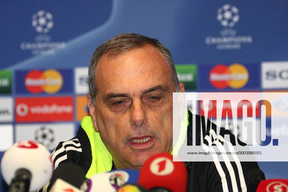 Trainer Avram Grant (Chelsea) - Pressekonferenz - Fußball EC 1 Herren Champions League 2007 2008, Chelsea FC London, Pressekonferenz, Pressetermin, Porträt Istanbul Fußball EC 1 Herren Champions League 2007 2008, Chelsea FC London, Pressekonferenz, Pressetermin, Porträt Istanbul
