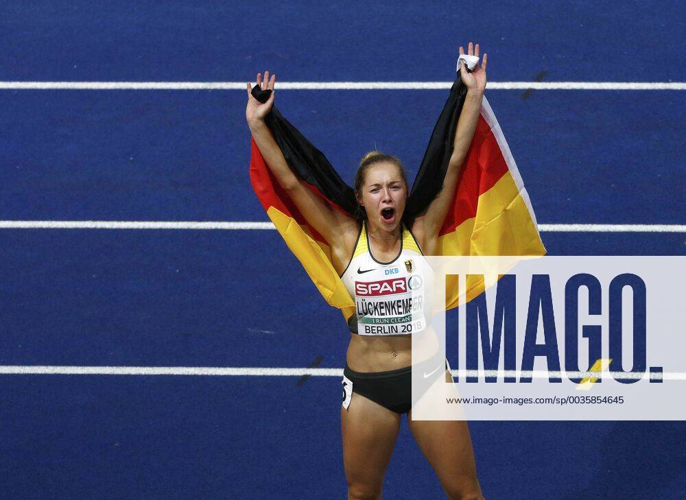 European Athletics Championships Berlin Germany International Athletics European Championships in the Olympic Stadium in Berlin on 07 08 2018 Womens 100 m Final The runner-up Gina LÜCKENKEMPER GER celebrates her success with the fans on a lap of honor