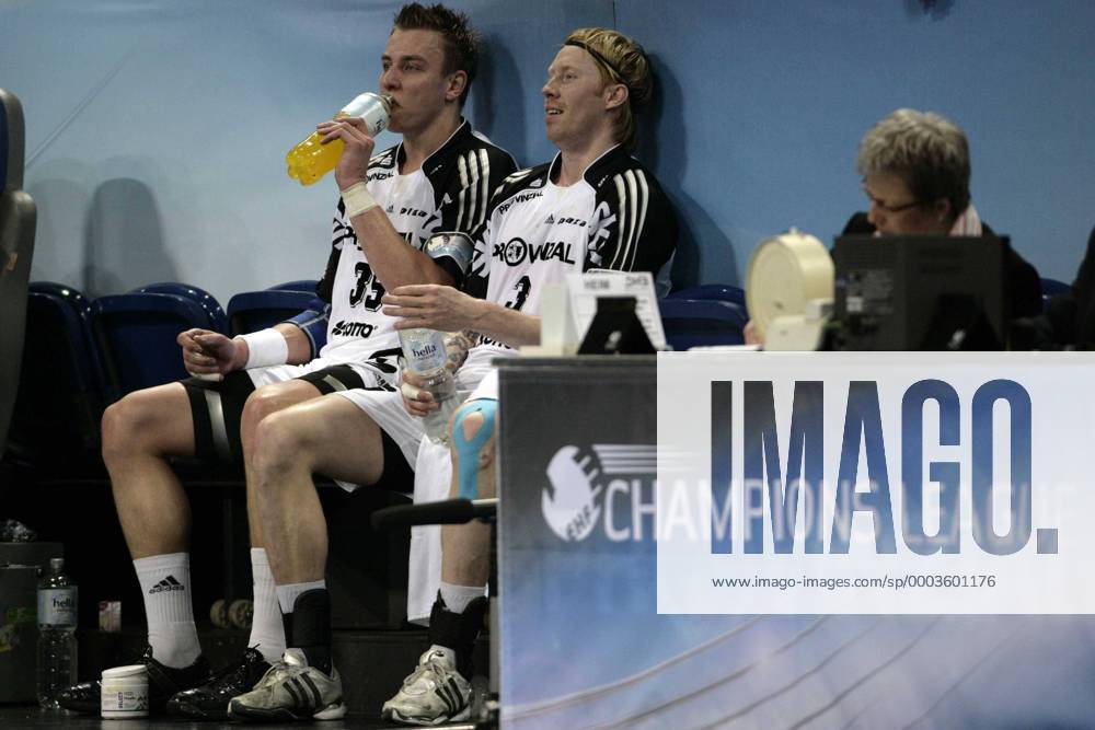 Filip Jicha (li.) und Börge Lund (beide Kiel) auf der Bank Handball EC 1 Herren Champions League 2007 2008, THW Kiel Gruppe Kiel Handball EC 1 Herren Champions League 2007 2008, THW Kiel Gruppe Kiel