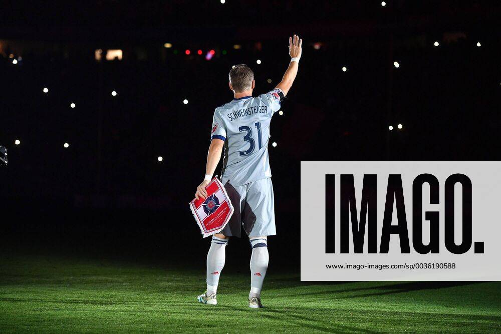 Bastian SCHWEINSTEIGER enters the field Farewell match Bastian Schweinsteiger FC Bayern Muenchen Chicago Fire on 28 08 2018 in Munich ALLIANZ ARENA