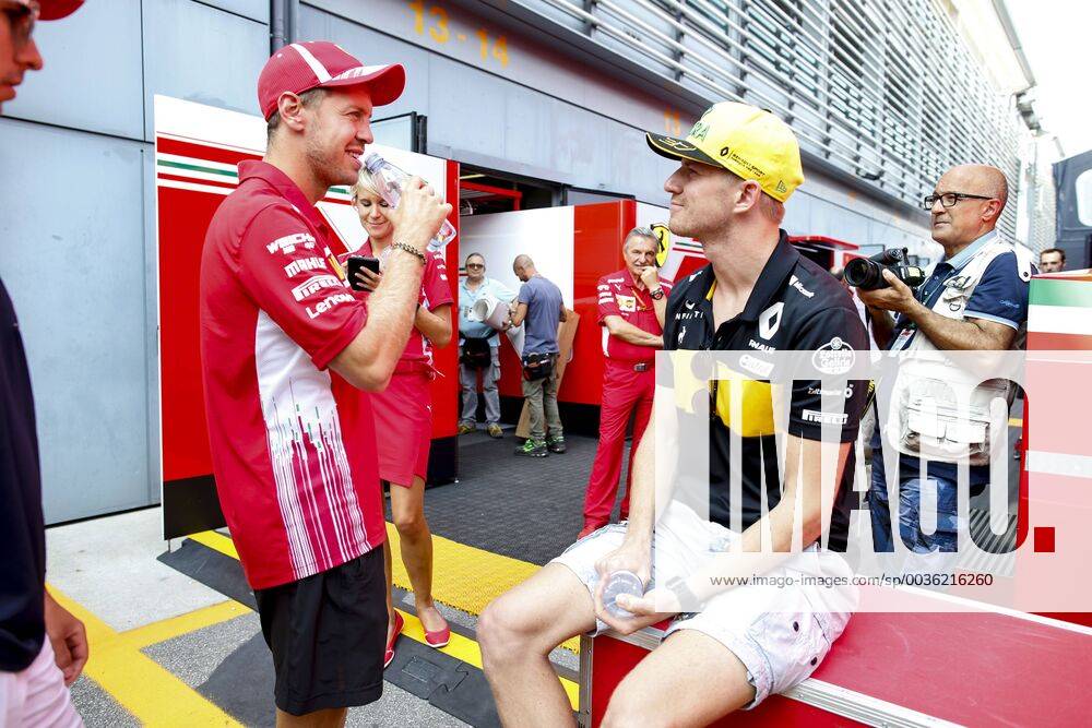 Motorsports: FIA Formula One World Championship WM Weltmeisterschaft 2018, Grand Prix of Italy, 5 Sebastian Vettel (GER, Scuderia Ferrari), 27 Nico Hulkenberg (GER, Renault Formula One Team), Monza Italy