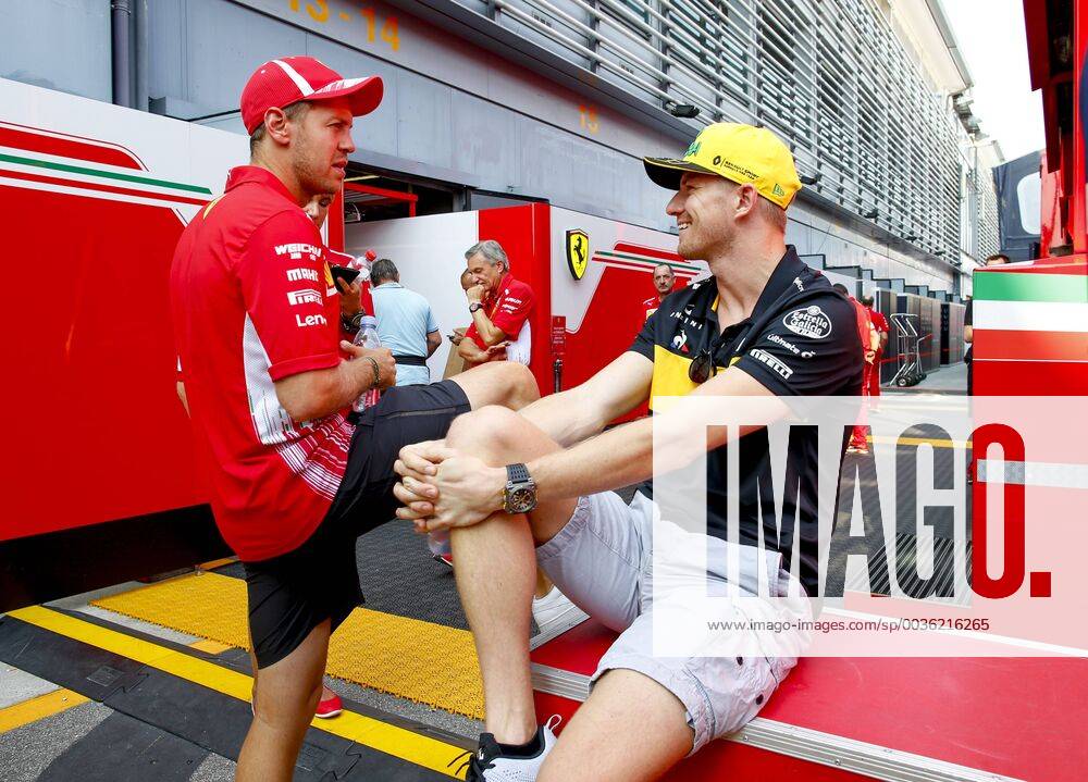 Motorsports: FIA Formula One World Championship WM Weltmeisterschaft 2018, Grand Prix of Italy, 5 Sebastian Vettel (GER, Scuderia Ferrari), 27 Nico Hulkenberg (GER, Renault Formula One Team), Monza Italy