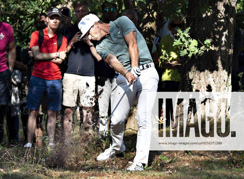 Thorbjoern Olesen ude i skoven paa 4. runde, finalen, af European Tour golfturneringen Made in Denmark paa Silkeborg Golf Klub , soendag 1. september 2018.. , Silkeborg Jylland Denmark