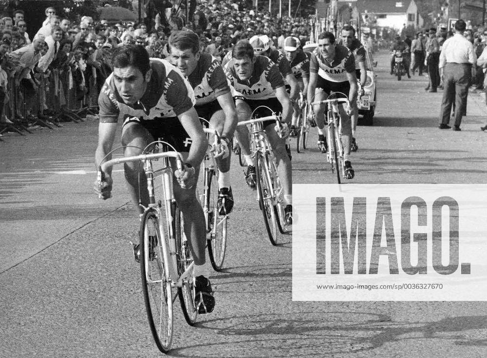 Cyclist Eddy Merckx in action during the Tour de France 1969 (BELGA ARCHIVES) x85224597stx