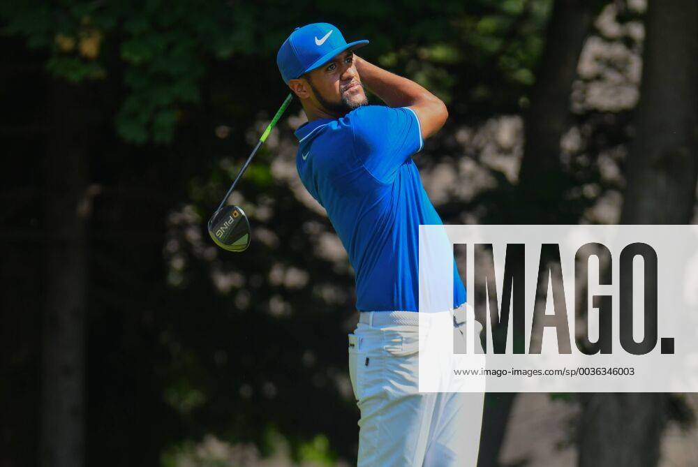 Tony Finau watches his tee shot on the 4th hole during the first round of the BMW Championship at Aronimink Golf Course in Newtown Square, Pennsylvania. CSM PGA Golf Herren 2018: BMW Championship SEPT 06 - ZUMAc04_ 20180906_zaf_c04_008