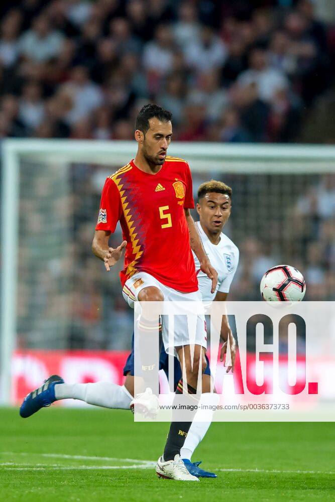 Sergio Busquets of Spain and Jesse Lingard of England during the UEFA Nation League, Group 4, League A match between England and Spain at Wembley Stadium, London, England on 8 September 2018. Salvio Calabrese Soccer: England v Spain.UEFA Nation League Group Stage.8 9 2018 - ZUMAa181 20180908_zaa_a181_088