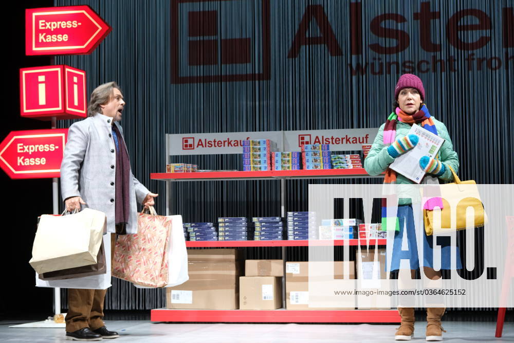 Sebastian Goder and Janina Hartwig star in the play Mein Name ist Erling at the Komödie Winterhuder Fährhaus Hamburg, photo rehearsal on 15 11 2023, a romantic comedy set at Christmas time about missed opportunities, family and the love of our lives