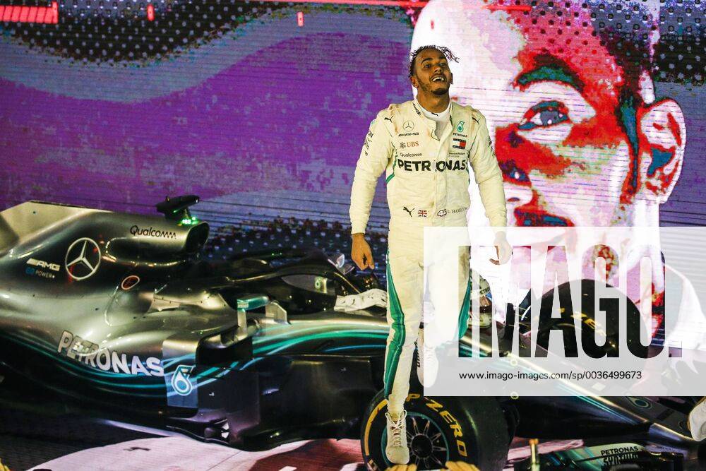 Motorsports: FIA Formula One World Championship WM Weltmeisterschaft 2018, Grand Prix of Singapore, 44 Lewis Hamilton (GBR, Mercedes AMG Petronas Motorsport), Singapore Singapore