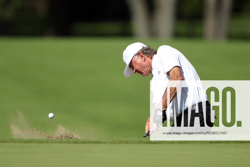 Grand Blanc, Michigan, United States - Tommy Armour III of the USA hits out of the bunker toward the first green during the final round of The Ally Challenge presented by McLaren at Warwick Hills Golf & Country Club in Grand Blanc, MI, USA Sunday, September 16, 2018. The Ally Challenge - Final Round - ZUMAn230 20180916_zaa_n230_978