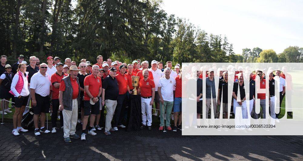 GER Hanau Golf Club Hanau Wilhelmsbad Eintracht Frankfurt Golf Open the golfers at the Eintracht Frankfurt Golf Open here with the DFB Cup DFL regulations prohibit any use of photographs as image sequences and or quasi video