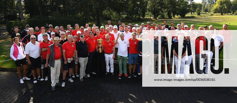 Golf 13 Eintracht Frankfurt Golf Open v l Group photo DFL DFB REGULATIONS PROHIBIT ANY USE OF PHOTOGRAPH as IMAGE SEQUENCES and or QUASI VIDEO Hanau