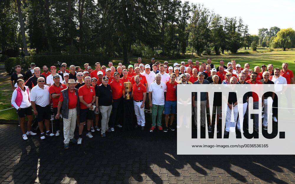 Golf 13 Eintracht Frankfurt Golf Open v l Group photo DFL DFB REGULATIONS PROHIBIT ANY USE OF PHOTOGRAPH as IMAGE SEQUENCES and or QUASI VIDEO Hanau