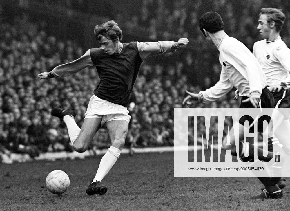 Harry Redknapp (West Ham, li.) im Duell - Fußball Herren English First Division 1969 1970, 1. Englische Liga, West Ham United - Derby County 3:0 Gruppe o0 Vsw London Dynamik, Fußball Herren English First Division 1969 1970, 1. Englische Liga, West Ham United - Derby County 3:0 Gruppe o0 Vsw London Dynamik,