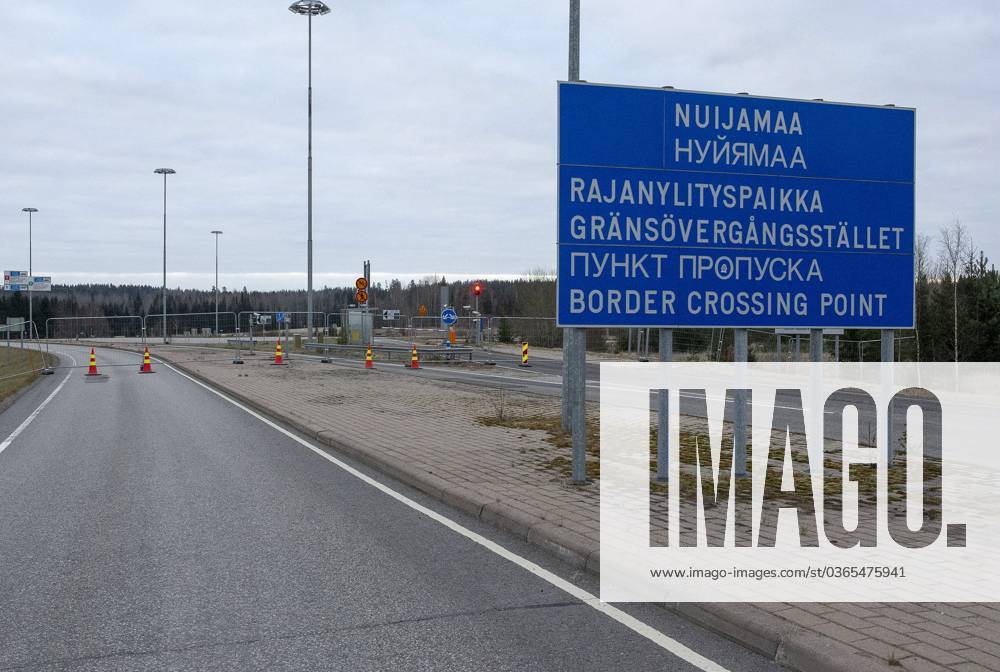 KW46 An additional fence crosses the lanes at the Nuijamaa border crossing station in Lappeenranta, Finland, on November 18, 2023. Finland closed all four southeastern border crossing points on its eastern border at midnight on Friday night in response to Russian officials decision to allow undocumented asylum seekers to cross in growing numbers. Lappeenranta Finland